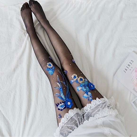 𝅺BLUE AND GOLD FLORAL EMBROIDERED PANTYHOSE WITH SEQUINS AND RHINESTONES - Picture 5 of 7